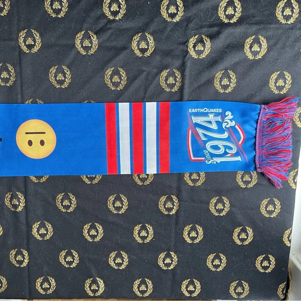 San Jose Earthquakes emoji scarf